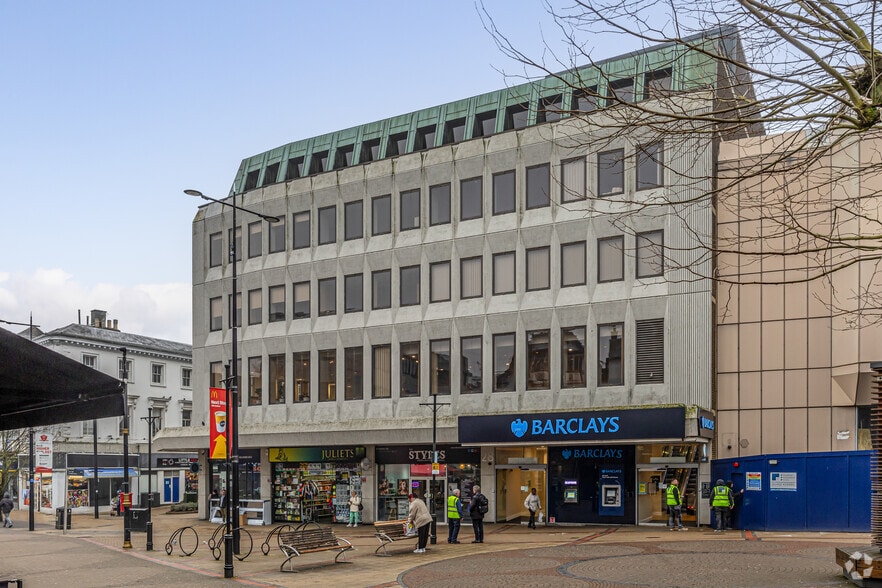 26-32 George St, Luton to rent - Building Photo - Image 2 of 2