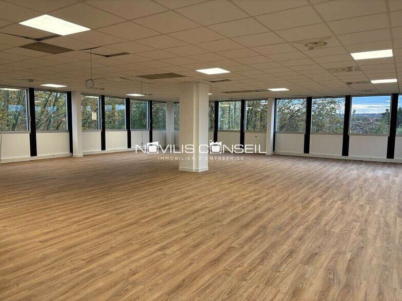 Office in Labège to rent - Interior Photo - Image 2 of 5