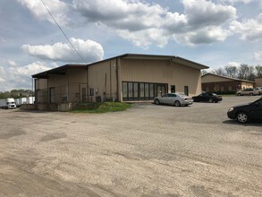 1056 Old Highway 109 N, Gallatin, TN for sale Building Photo- Image 1 of 1