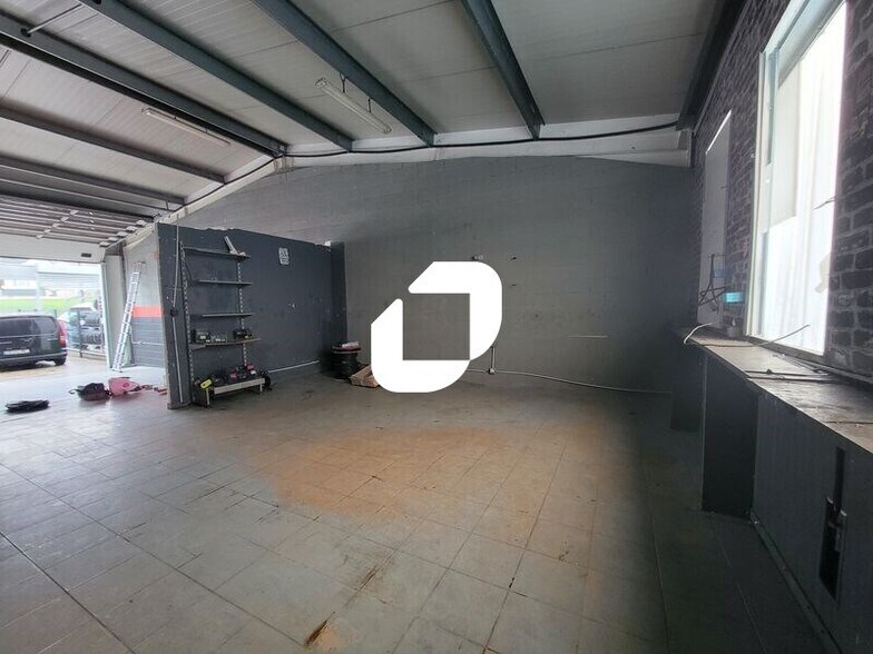 Light Industrial in Linas to rent - Building Photo - Image 2 of 7