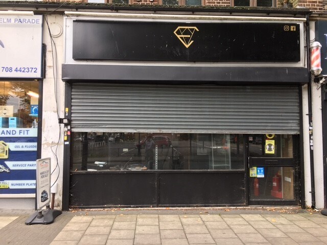 4 St Nicholas Ave, Hornchurch for sale Building Photo- Image 1 of 1