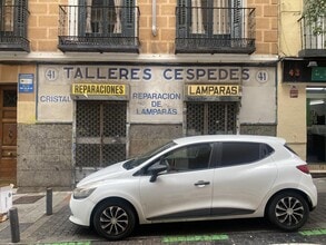 Retail in Madrid, Madrid to rent Interior Photo- Image 1 of 2