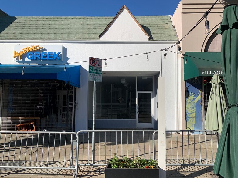 125135 N Larchmont Blvd, Los Angeles 90004 UK