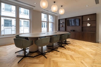 10 Throgmorton Ave, London to rent Interior Photo- Image 2 of 13