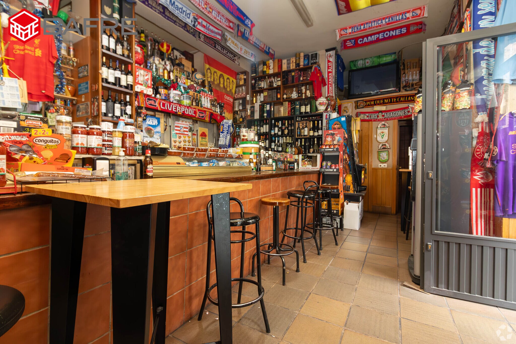 Retail in Madrid, Madrid to rent Interior Photo- Image 1 of 4