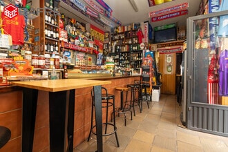 Retail in Madrid, Madrid to rent Interior Photo- Image 1 of 4