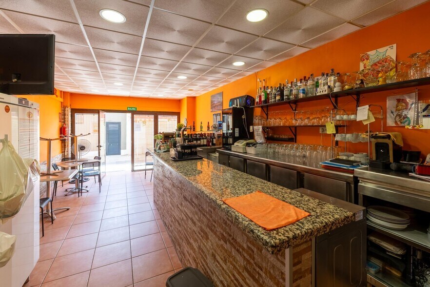 Retail in Torremolinos, Málaga for sale - Interior Photo - Image 3 of 10