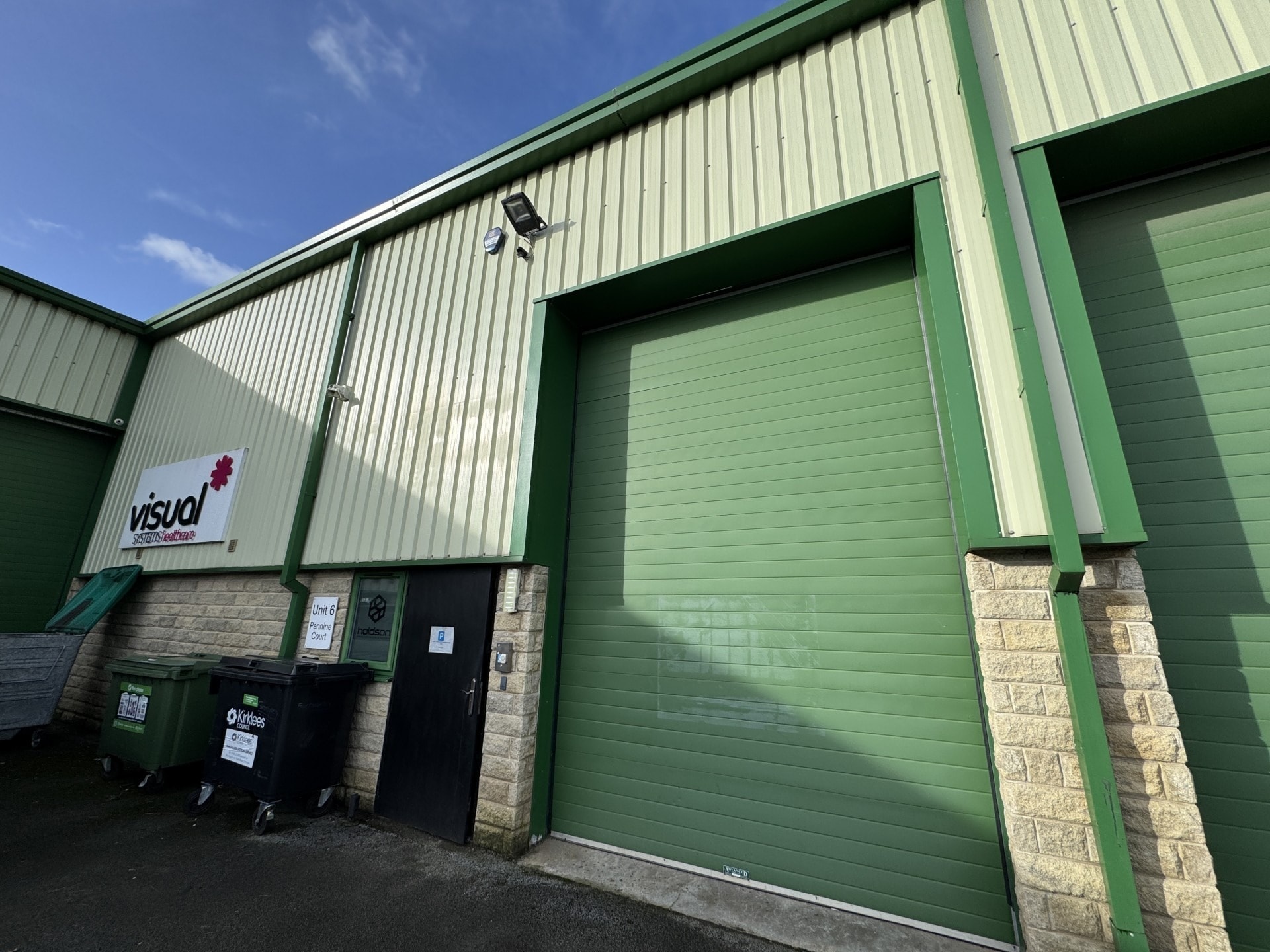 Standback Way, Skelmanthorpe to rent Building Photo- Image 1 of 3