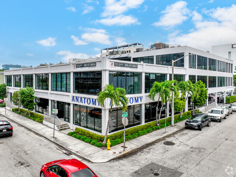 225 NE 34th St, Miami, FL for rent - Building Photo - Image 1 of 7