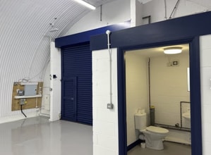 533-540 Barrington Rd, London to rent Interior Photo- Image 2 of 3