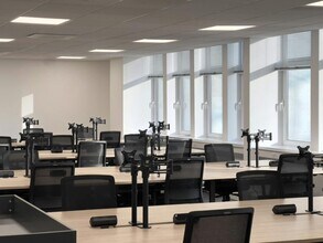 32-38 Dukes Pl, London to rent Interior Photo- Image 1 of 10