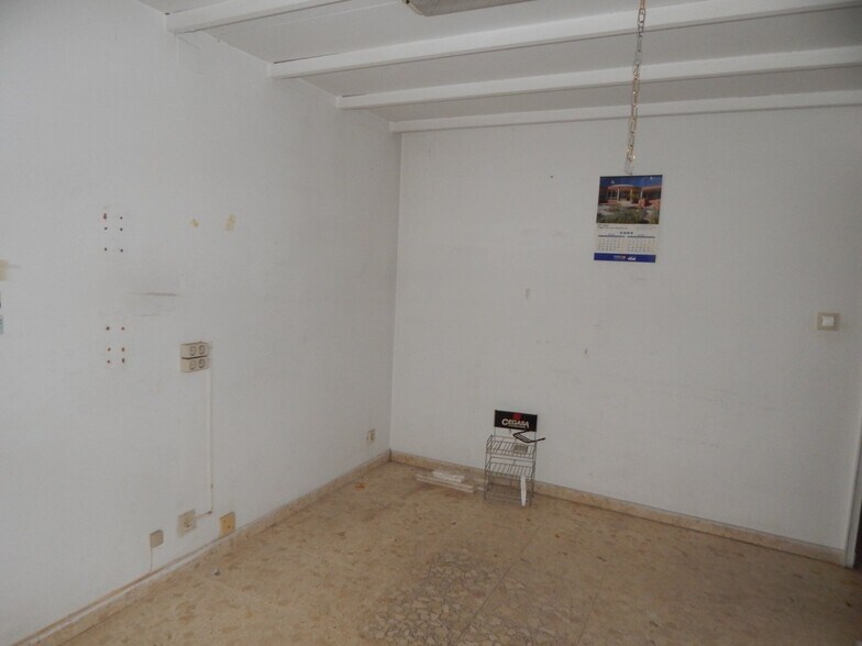 Retail in Ontinyent, Valencia to rent - Building Photo - Image 3 of 8