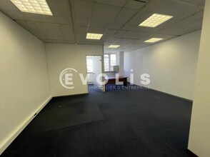 2 Rue Louis Pergaud, Maisons-Alfort for sale Interior Photo- Image 1 of 6