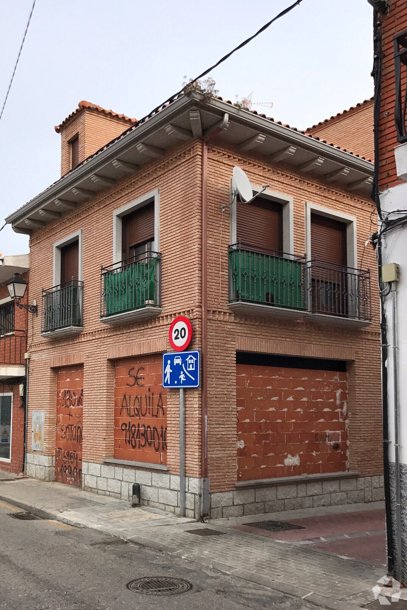 Calle Constitución, 9, Sevilla la Nueva, Madrid to rent Primary Photo- Image 1 of 3