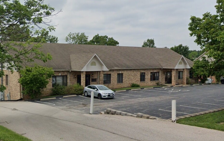 16252-16266 Westwoods Business Park, Ellisville, MO for rent - Primary Photo - Image 1 of 1