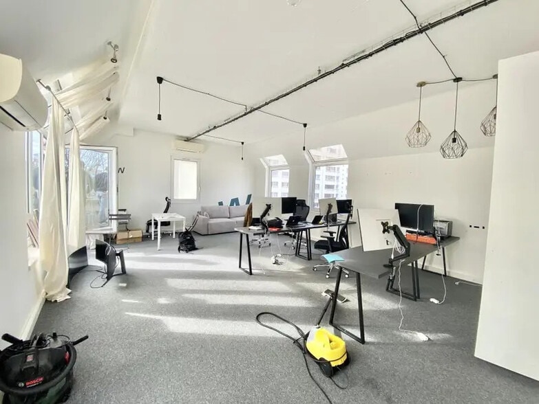Office in Boulogne-Billancourt to rent - Interior Photo - Image 1 of 5