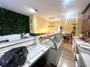 58 Oldham Rd, Manchester to rent Interior Photo- Image 2 of 7
