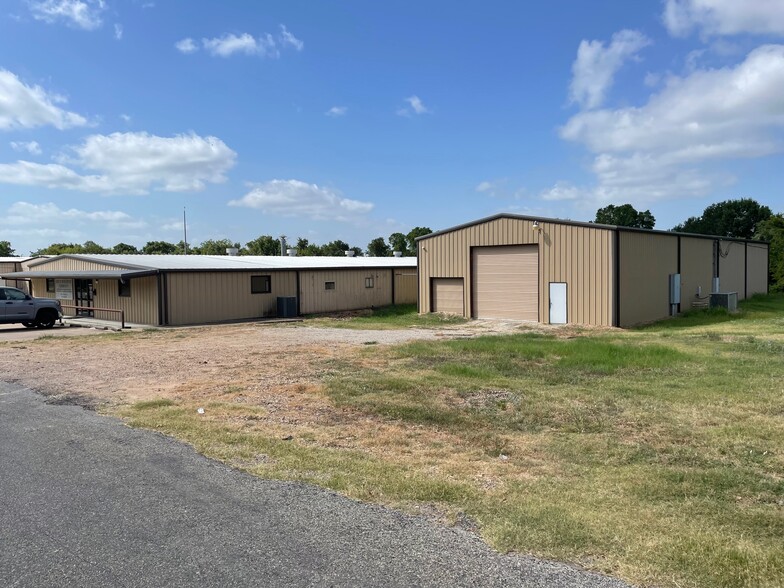 390 S Reynolds St, La Grange, TX for sale - Primary Photo - Image 1 of 20