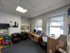 12 Market St, Caerphilly for sale Interior Photo- Image 2 of 3