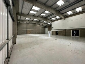 Meadow Vw, Long Crendon to rent Interior Photo- Image 1 of 1