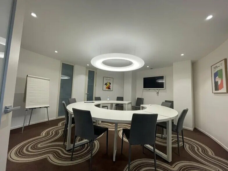 Office in Lyon for sale - Interior Photo - Image 3 of 7