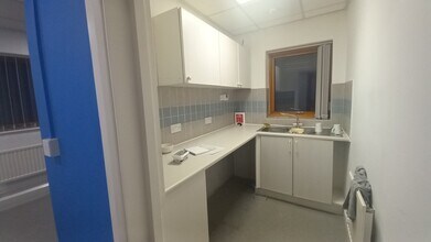 Roydsdale Way, Bradford to rent Interior Photo- Image 2 of 5