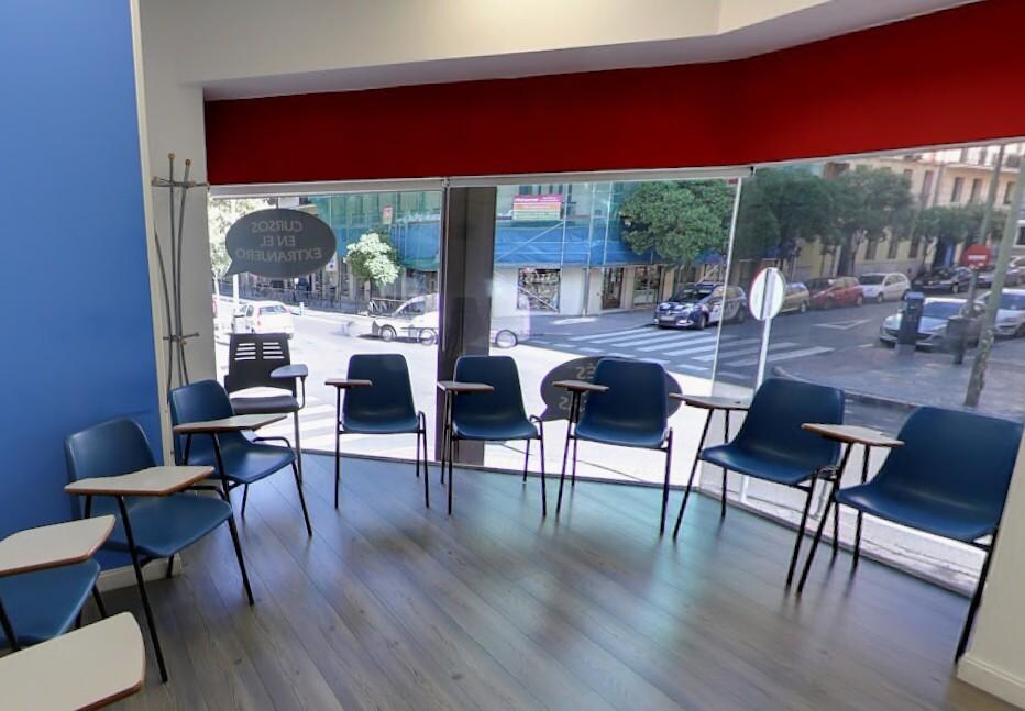 Calle de Gaztambide portfolio of 2 properties for sale on LoopNet.co.uk Primary Photo- Image 1 of 7