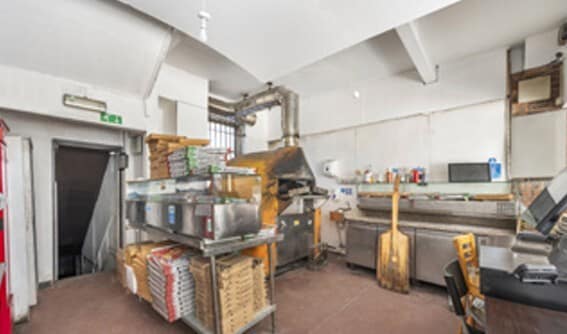 40 Lavender Hl, London to rent Interior Photo- Image 1 of 4