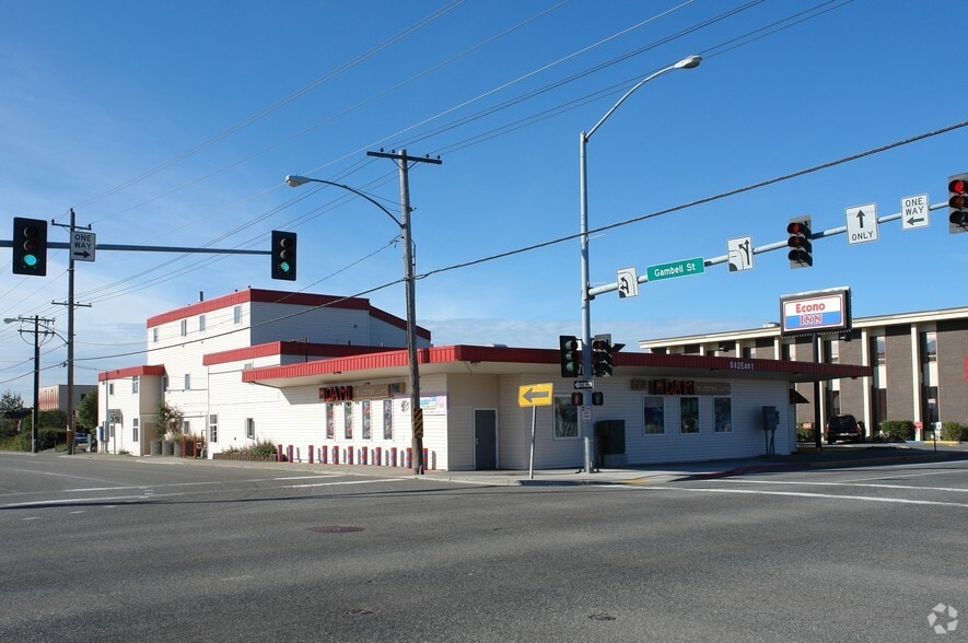 642 E 5th Ave, Anchorage, AK for sale - Primary Photo - Image 1 of 3