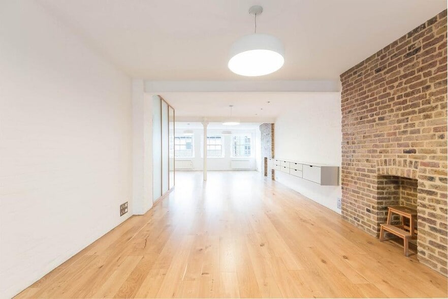 23 Charlotte Rd, London to rent - Building Photo - Image 2 of 9