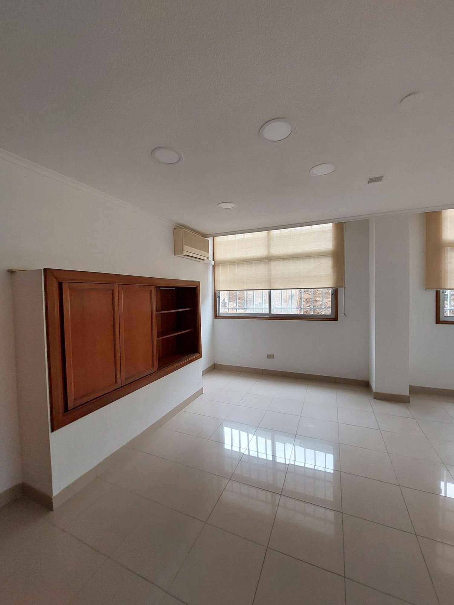 del Leon y Castillo, 89, Las Palmas de Gran Canaria, Las Palmas to rent Interior Photo- Image 1 of 11