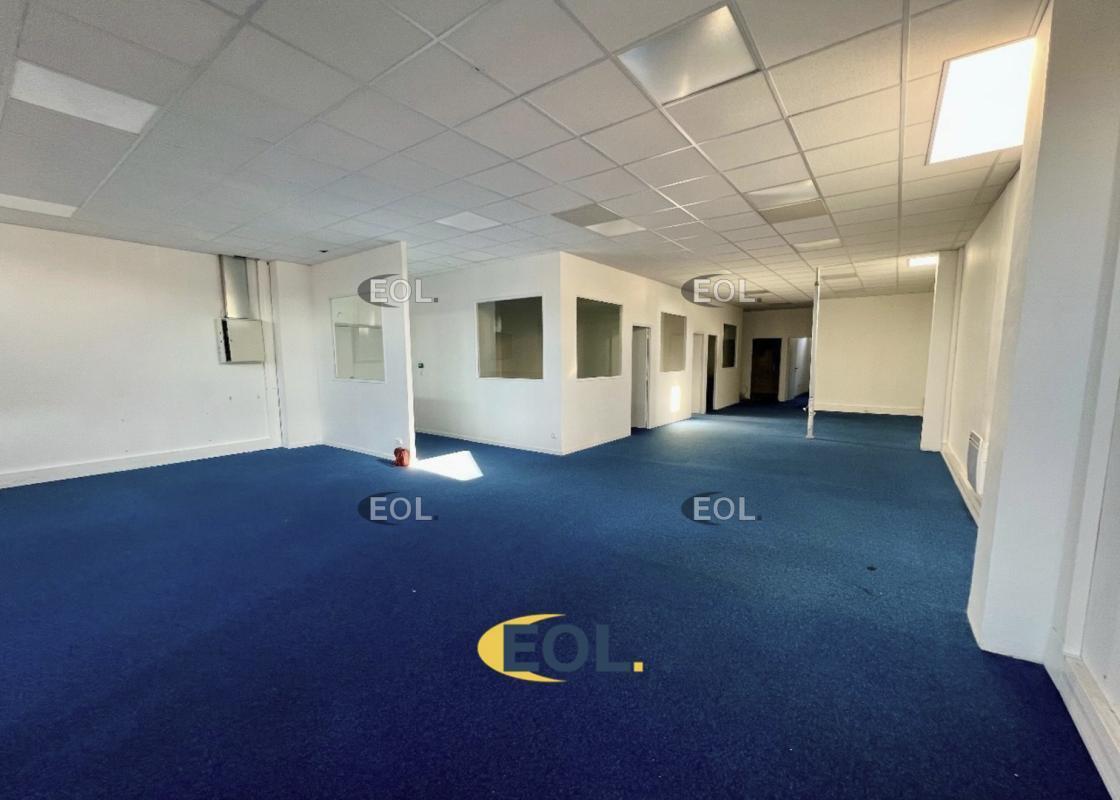 Light Industrial in Bobigny to rent Interior Photo- Image 1 of 18