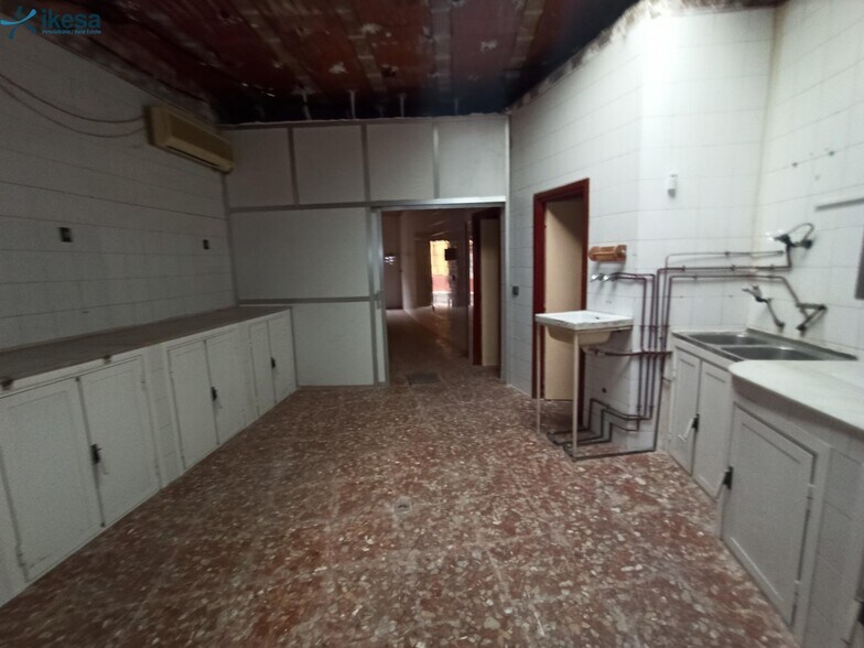 Retail in Andújar, Jaén for sale - Interior Photo - Image 3 of 17