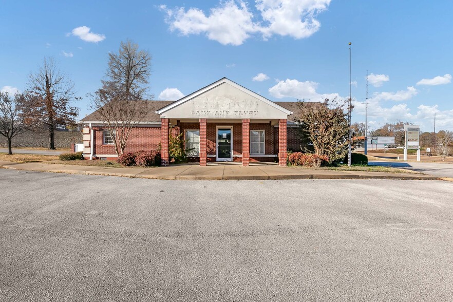 2113 S Highland Ave, Jackson, TN for sale - Primary Photo - Image 1 of 1