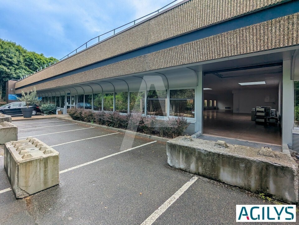 4 Rue Edouard Branly, Trappes to rent Building Photo- Image 1 of 11