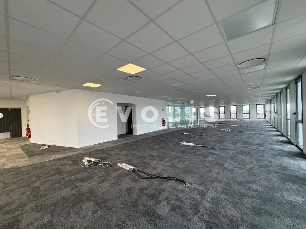 Office in Amiens to rent Building Photo- Image 1 of 5