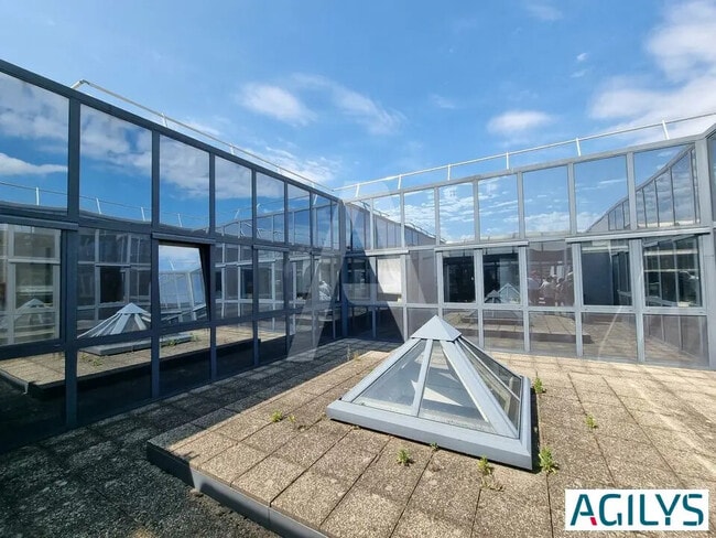 Location Local d'activités 1 184 m²