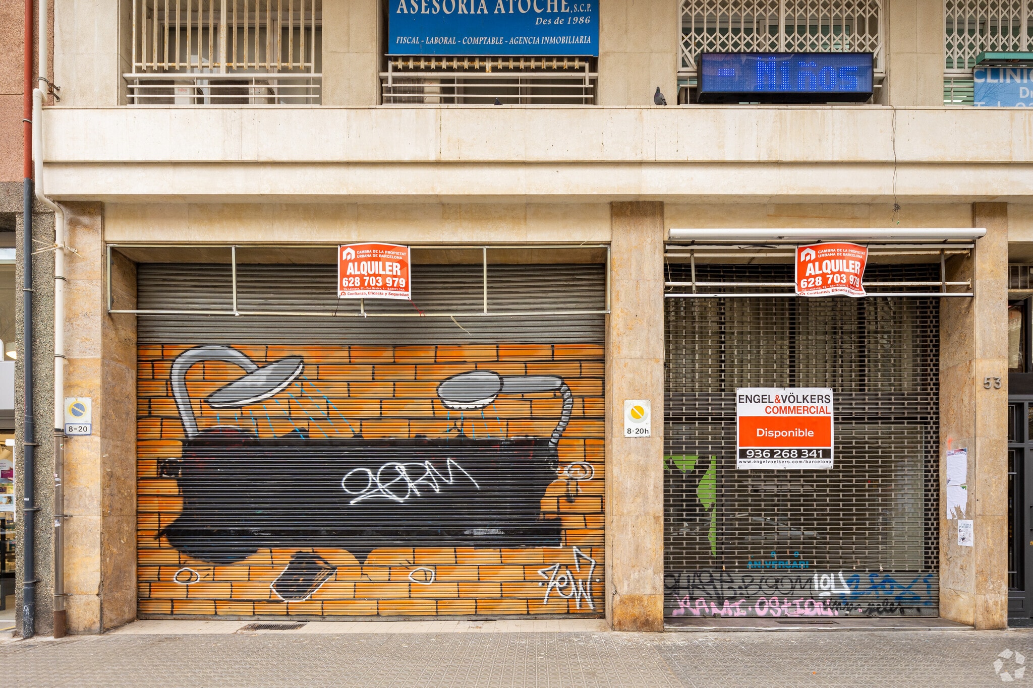 Retail in Barcelona, Barcelona to rent Building Photo- Image 1 of 2