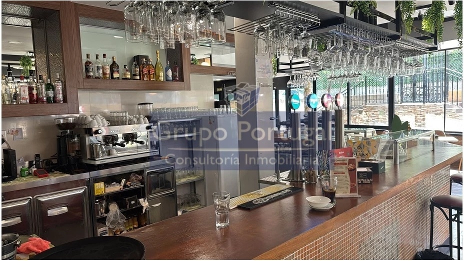 Retail in Móstoles, Madrid to rent - Interior Photo - Image 2 of 7
