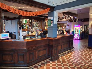 818 Manchester Old Rd, Manchester to rent Interior Photo- Image 1 of 8