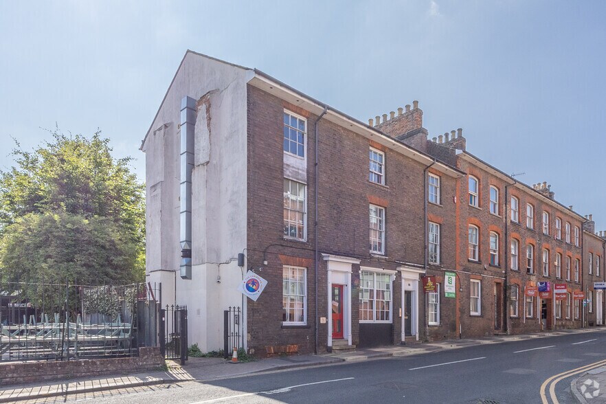 11-15 Park St W, Luton to rent - Building Photo - Image 2 of 2