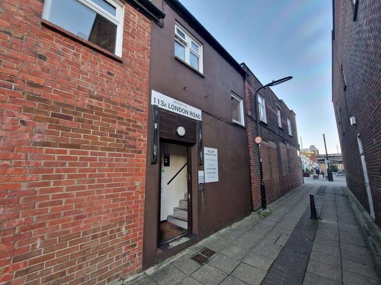 113-113A London Rd, Waterlooville to rent - Building Photo - Image 1 of 8