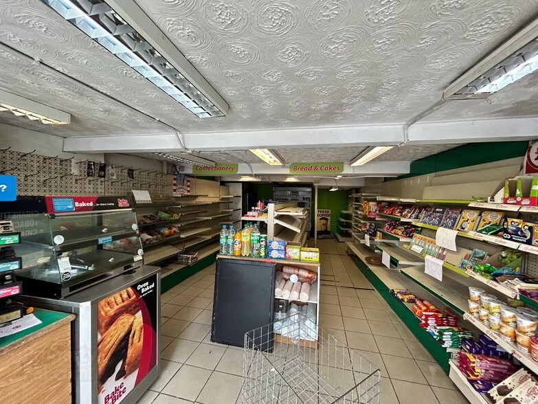 83 Church St, Antrim for sale - Interior Photo - Image 3 of 3