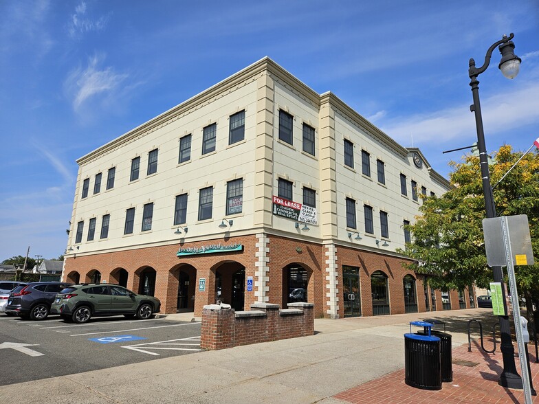 575 Main St, Middletown, CT for sale - Building Photo - Image 1 of 13