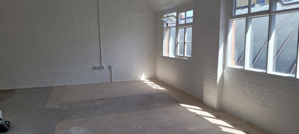 11 Blue Boar St, Oxford to rent - Building Photo - Image 2 of 5