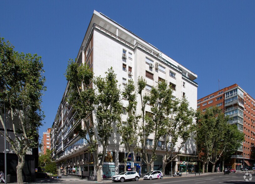Calle del Profesor Waksman, 10-16, Madrid, Madrid to rent - Building Photo - Image 2 of 2