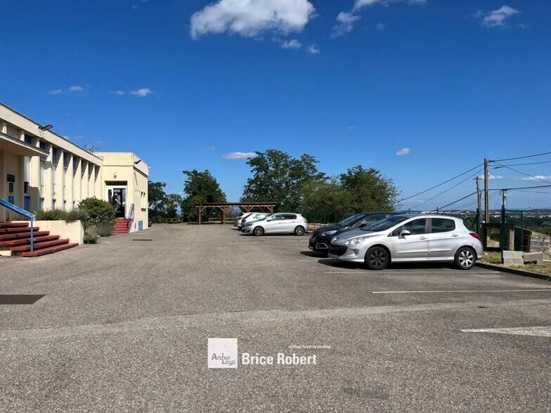 86 Rue De La Pelletière, Rillieux-la-Pape for sale - Building Photo - Image 3 of 4