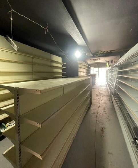 88 High Rd, London to rent - Building Photo - Image 3 of 4