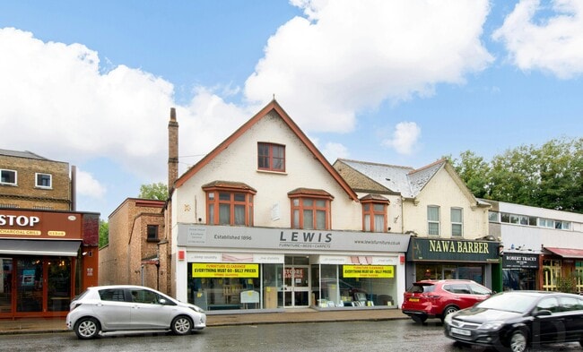 More details for 131 High St, Staines - Retail to Rent