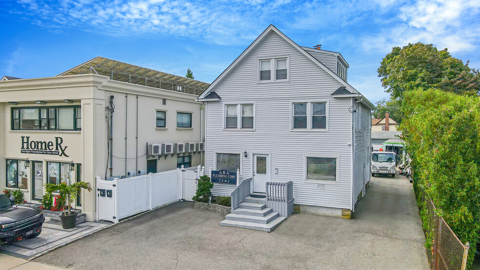 2182 Jackson Ave, Seaford, NY for sale - Primary Photo - Image 1 of 21